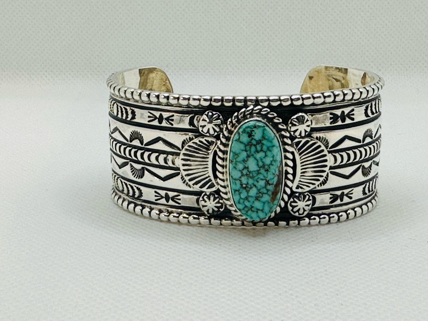 1-Stone Kingman Turquoise Storyteller Bracelet By Navajo Artist CHARLES JONSON (TSF).