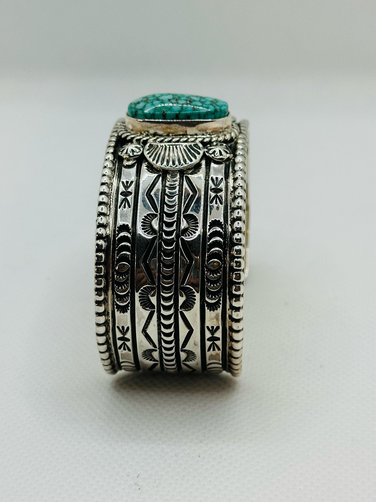 1-Stone Kingman Turquoise Storyteller Bracelet By Navajo Artist CHARLES JONSON (TSF).