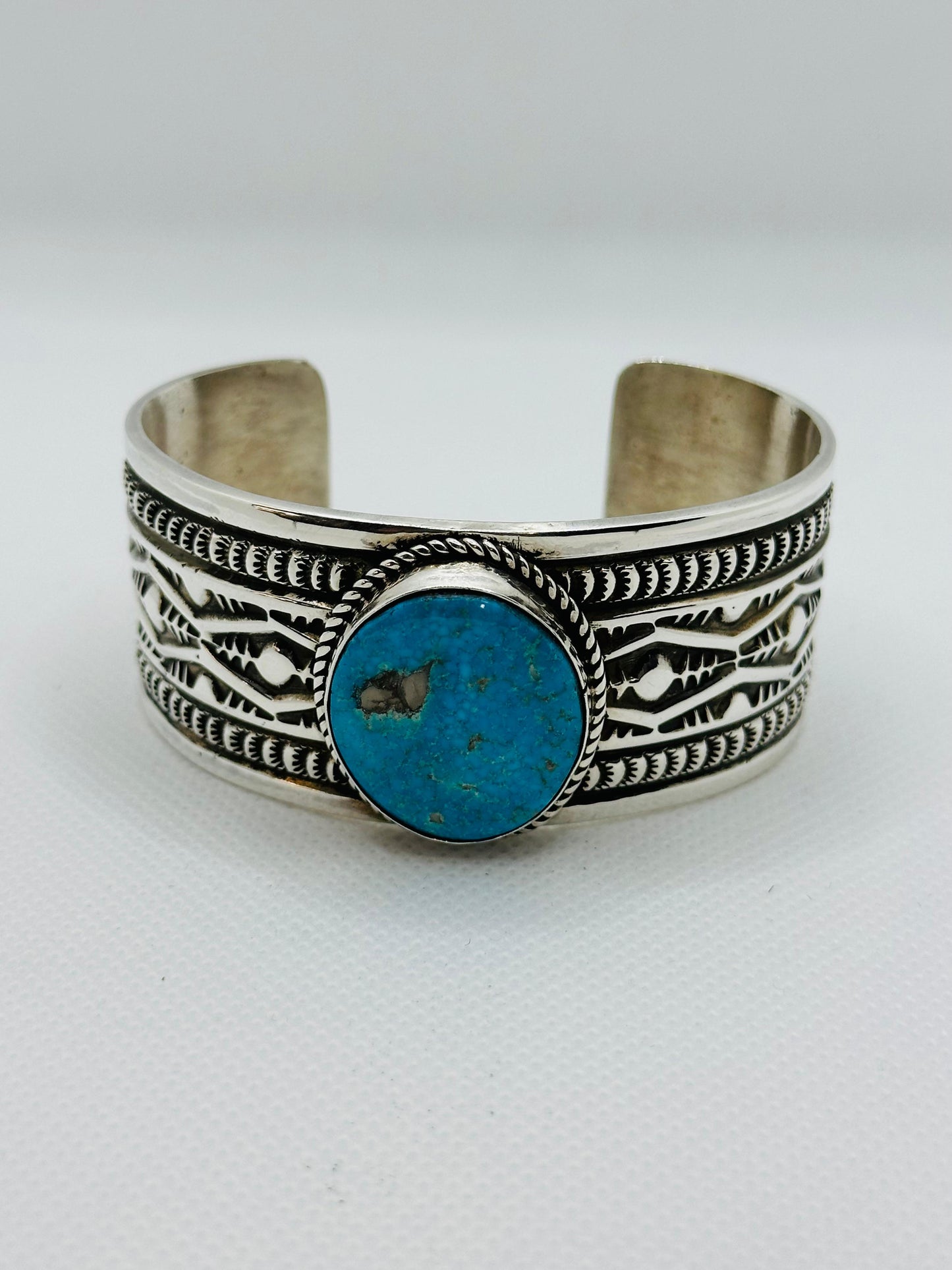 LEONARD MALONEY, Navajo Hamdmade S/S Turquoise Bracelet