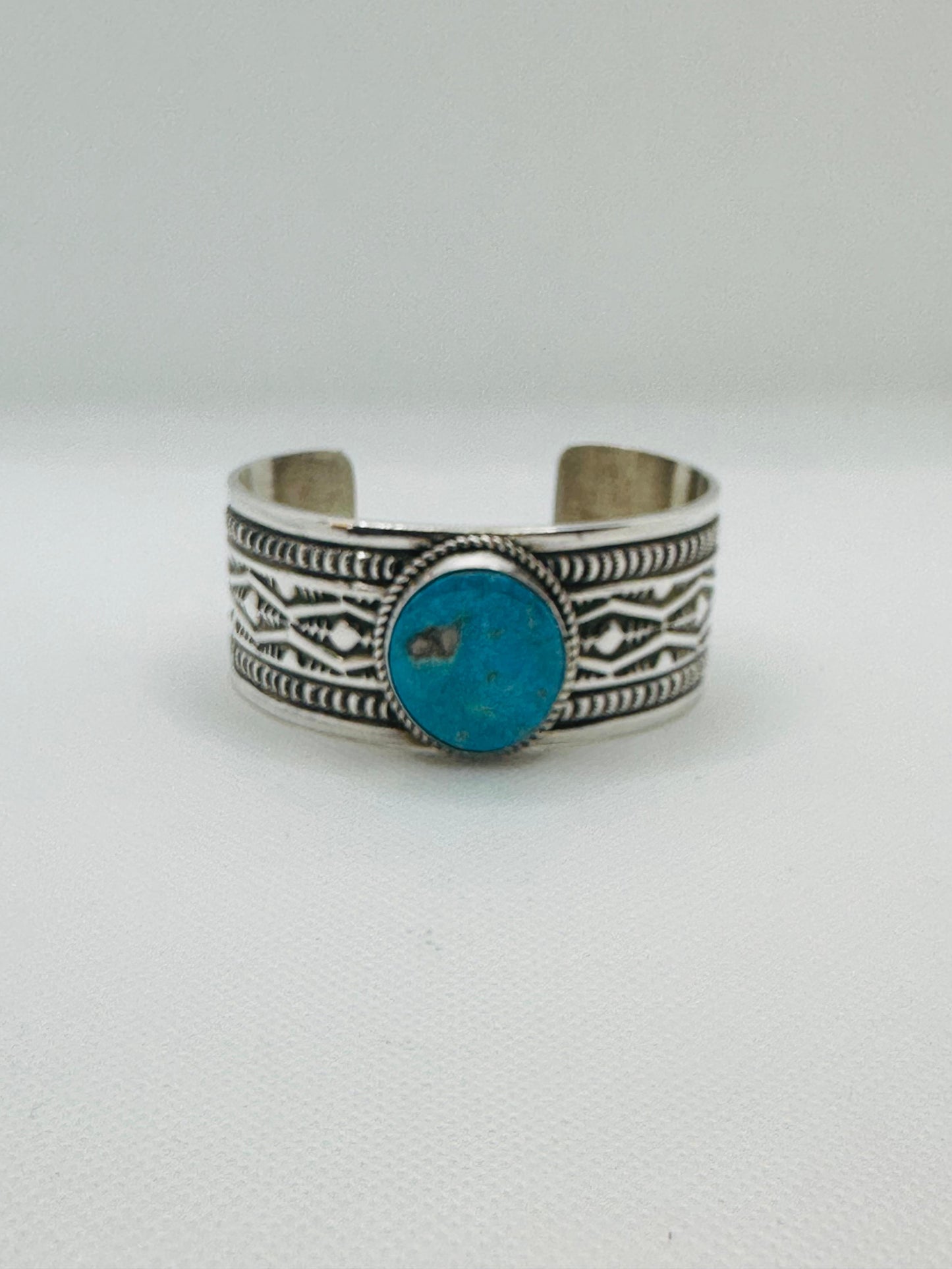 LEONARD MALONEY, Navajo Hamdmade S/S Turquoise Bracelet