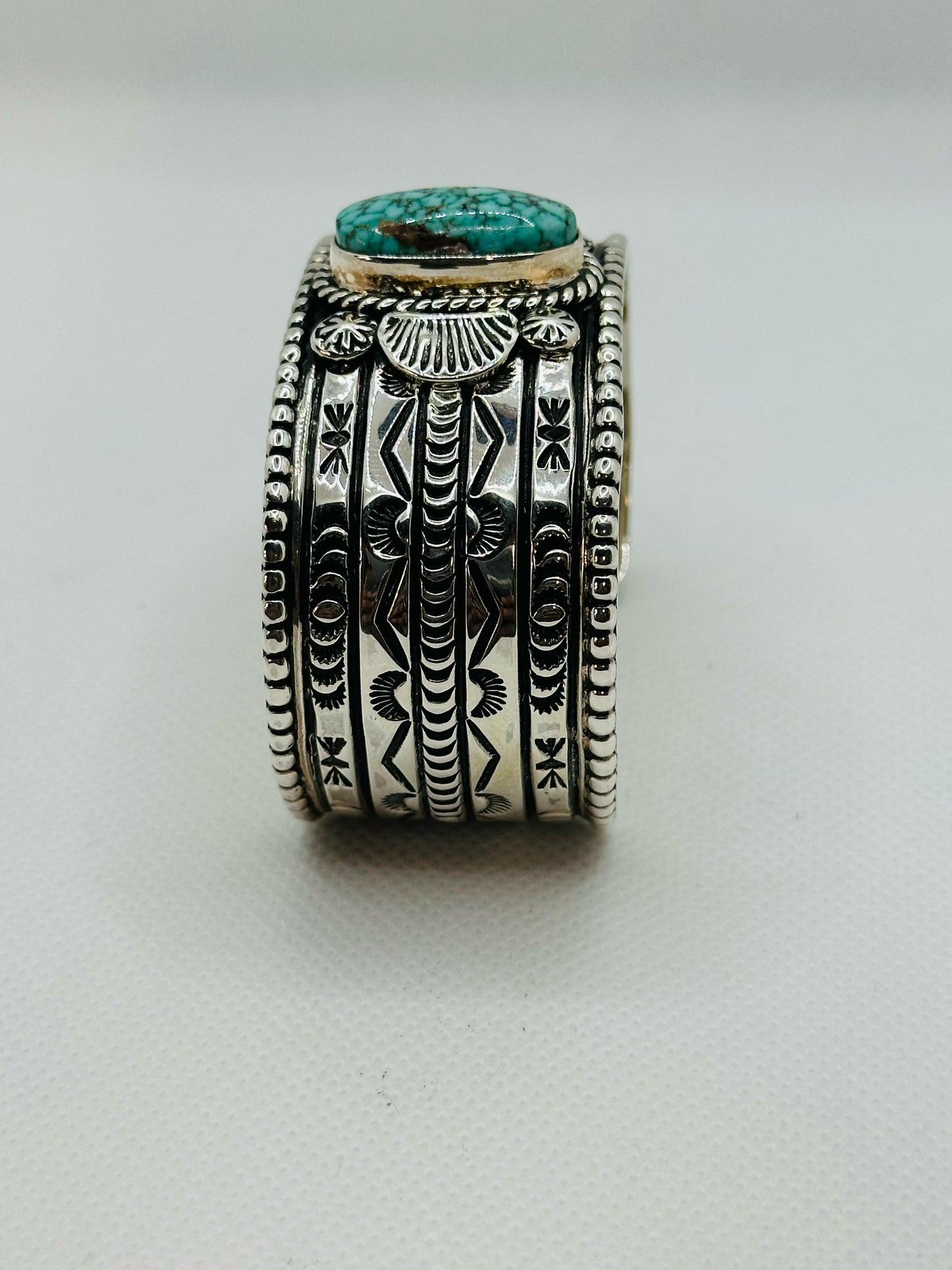 1-Stone Kingman Turquoise Storyteller Bracelet By Navajo Artist CHARLES JONSON (TSF).